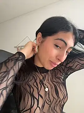 Snapshot of Lily_Rush chatting on 06-19-26, 02:32 Lily Rush online show from 06-19-26, 02:32