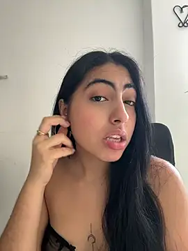 Snapshot of Lily_Rush chatting on 06-21-26, 01:03 Lily Rush online show from 06-21-26, 01:03