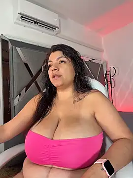 Snapshot of DaniaMiller_ chatting on 06-05-26, 12:06 DaniaMiller online show from 06-05-26, 12:06
