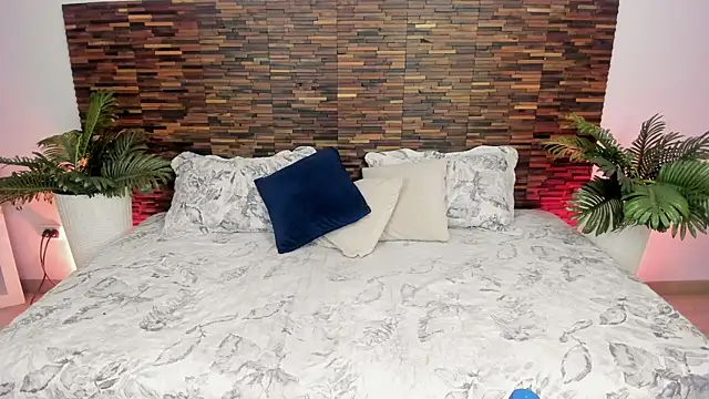 valkiriia   online show from 07-20-26, 03:21