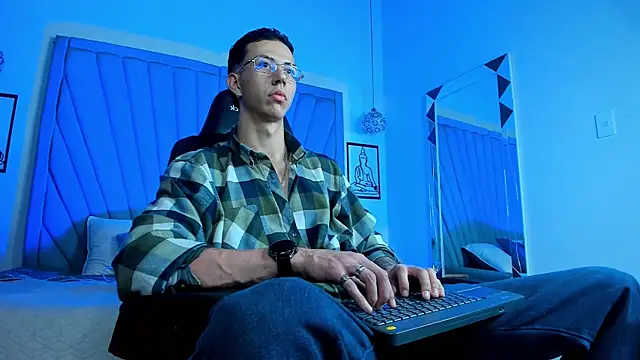 OliverThompsonJS online show from 06-26-26, 05:12