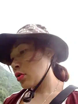 Snapshot of Tieuthu2 chatting on 04-21-26, 01:42 Tieuthu2 online show from 04-21-26, 01:42