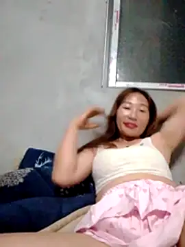Snapshot of Tieuthu2 chatting on 04-25-26, 01:41 Tieuthu2 online show from 04-25-26, 01:41