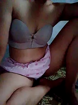 Snapshot of Tieuthu2 chatting on 06-18-26, 11:20 Tieuthu2 online show from 06-18-26, 11:20