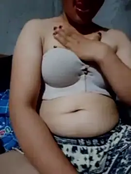 Snapshot of Tieuthu2 chatting on 06-19-26, 11:58 Tieuthu2 online show from 06-19-26, 11:58