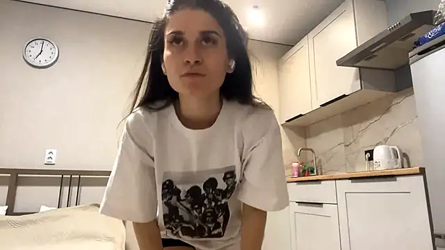 honeydroop online show from 04-18-26, 02:32