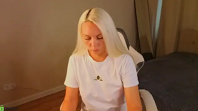 April Nelson online show from 06-17-26, 12:24