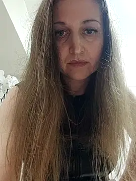 irresistibelle online show from 04-24-26, 10:45