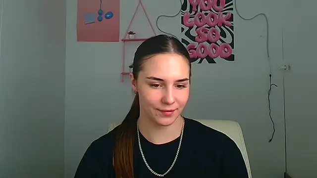 Snapshot of Kyara_ra chatting on 06-18-26, 09:36 Kyara ra online show from 06-18-26, 09:36