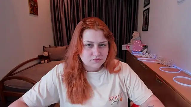 Snapshot of NoraLiin chatting on 05-08-26, 06:46 NoraLiin online show from 05-08-26, 06:46
