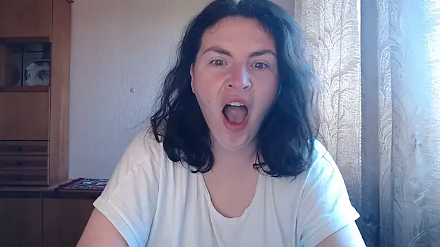 Snapshot of AlinaxJames chatting on 07-18-26, 07:34 AlinaxJames online show from 07-18-26, 07:34
