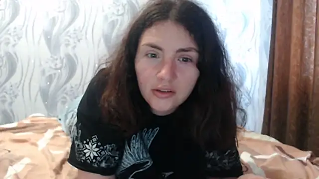 Snapshot of AlinaxJames chatting on 07-21-26, 12:07 AlinaxJames online show from 07-21-26, 12:07