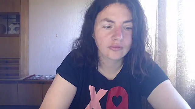 Snapshot of AlinaxJames chatting on 07-25-26, 07:28 AlinaxJames online show from 07-25-26, 07:28