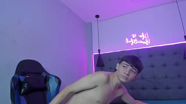 Marcello Vega online show from 04-21-26, 02:12