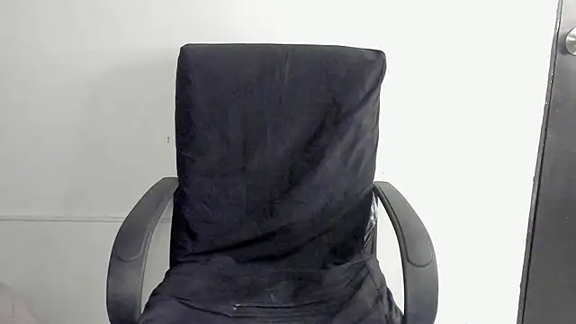lolabunnysc online show from 05-06-26, 12:32