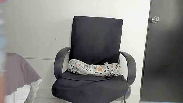 lolabunnysc online show from 05-18-26, 12:11