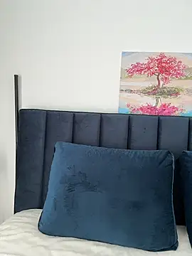 Mira Luna online show from 04-23-26, 05:30