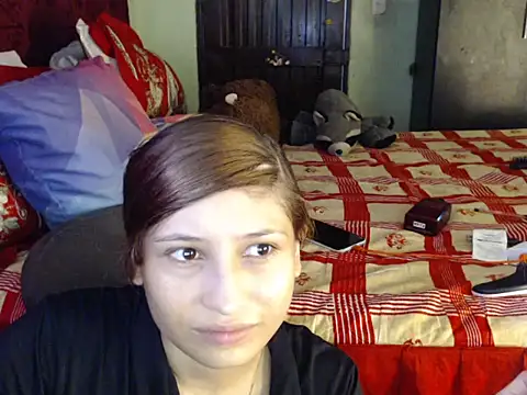 Snapshot of AnnieLorin chatting on 04-29-26, 04:44 AnnieLorin online show from 04-29-26, 04:44