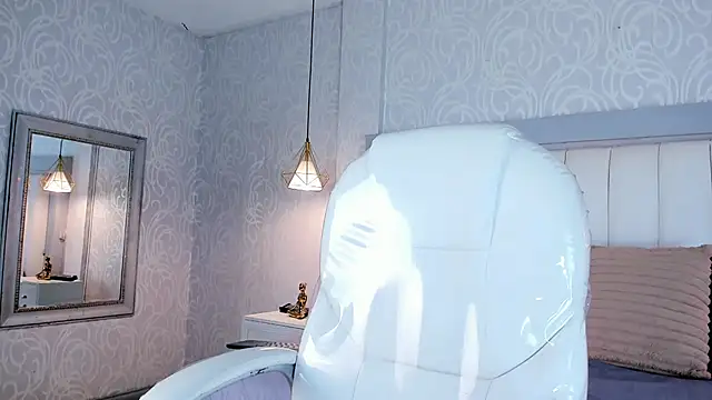 Mia milfy online show from 04-21-26, 12:33