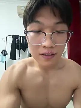Snapshot of Ycen_ chatting on 04-29-26, 05:30 Ycen online show from 04-29-26, 05:30