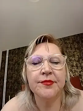 I amVeronicle online show from 05-27-26, 01:57