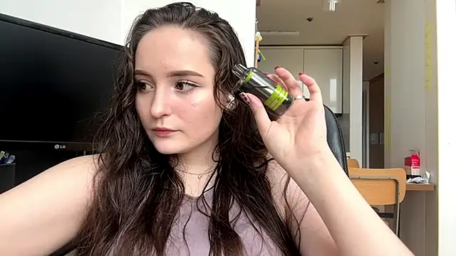 Emilly Cart online show from 07-09-26, 03:10