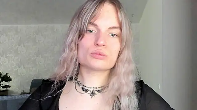 milliKira006 online show from 04-24-26, 01:57