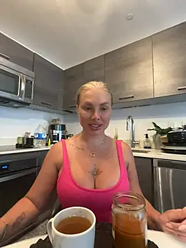 Karen Luxe online show from 05-20-26, 07:53