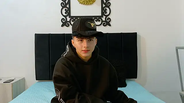 LunayDream online show from 06-15-26, 11:45