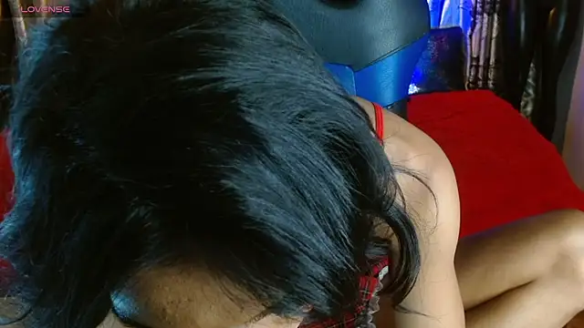 Snapshot of Hecate_doll chatting on 04-29-26, 05:30 Hecate doll online show from 04-29-26, 05:30