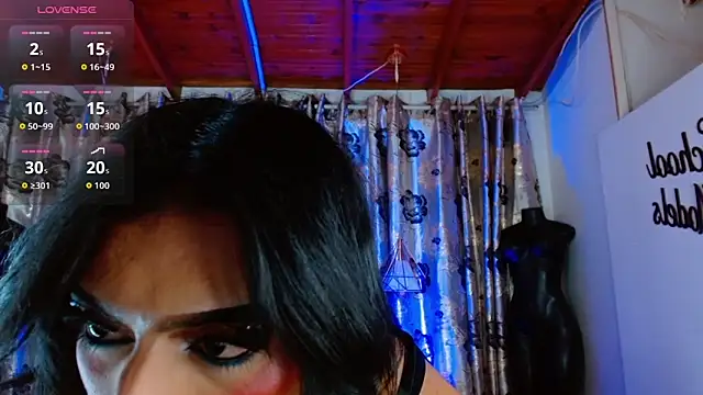 Snapshot of Hecate_doll chatting on 05-30-26, 02:25 Hecate doll online show from 05-30-26, 02:25