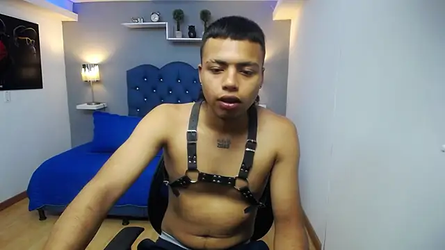 jacke stonne  online show from 04-22-26, 01:01