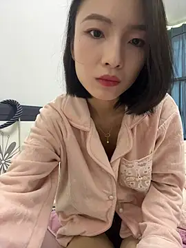 Snapshot of Yaobaobao chatting on 05-15-26, 05:58 Yaobaobao online show from 05-15-26, 05:58