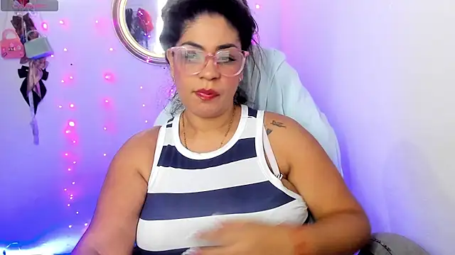 Snapshot of Mavlatin22 chatting on 07-16-26, 01:55 Mavlatin22 online show from 07-16-26, 01:55
