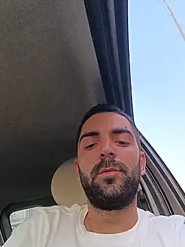 Snapshot of alieno_napoletano chatting on 06-21-26, 06:10 alieno napoletano online show from 06-21-26, 06:10