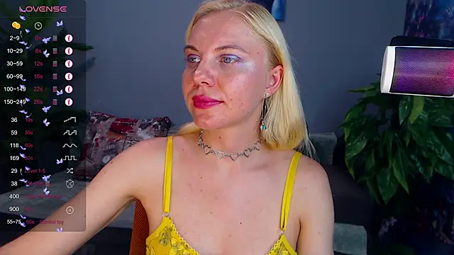 Snapshot of FromRussia chatting on 06-25-26, 05:12 FromRussia online show from 06-25-26, 05:12