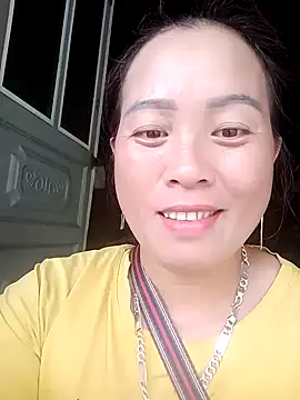 Snapshot of phuongtrinh1 chatting on 05-25-26, 12:27 phuongtrinh1 online show from 05-25-26, 12:27