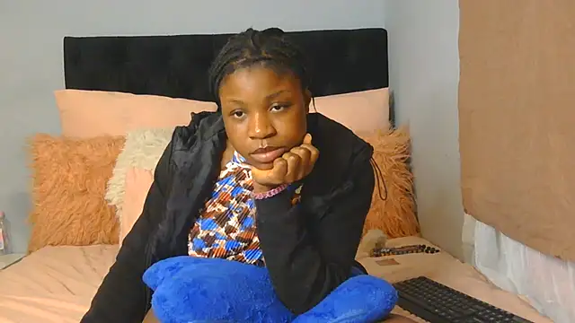 Snapshot of julianaa19 chatting on 05-20-26, 04:57 julianaa19 online show from 05-20-26, 04:57