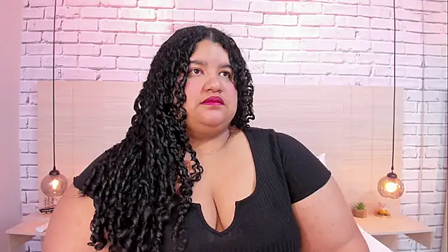 Snapshot of Miley_collinss chatting on 05-15-26, 11:50 Miley collinss online show from 05-15-26, 11:50