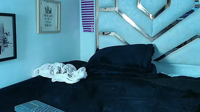 Milf vero online show from 04-30-26, 08:57