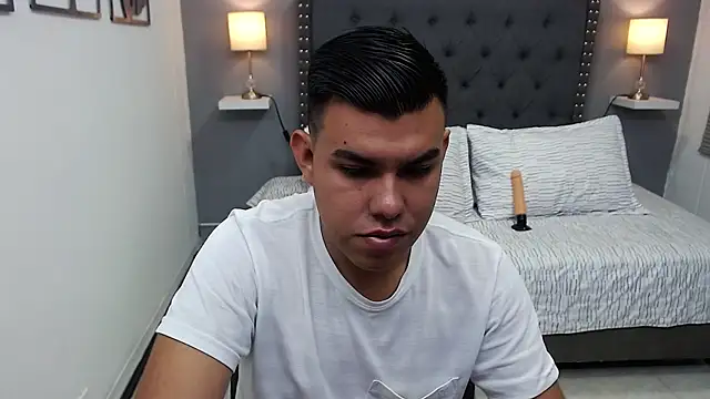 mathias thompson online show from 04-22-26, 01:01