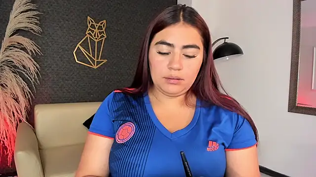 Snapshot of Nina_voss chatting on 06-27-26, 02:12 Nina voss online show from 06-27-26, 02:12