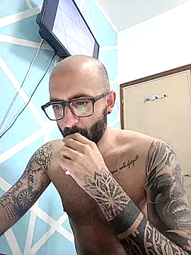 tatuatoreveneto online show from 04-21-26, 07:36