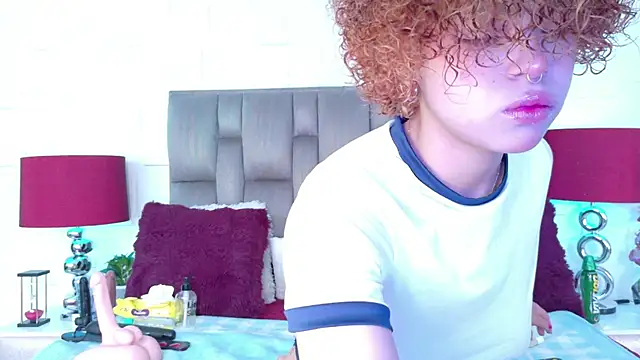 Snapshot of KeiryGinger chatting on 06-12-26, 06:51 KeiryGinger online show from 06-12-26, 06:51