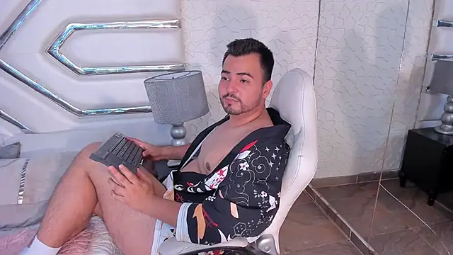 MaximoFerrer online show from 04-25-26, 11:46