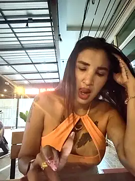 Snapshot of Bonnie-Thai chatting on 04-29-26, 05:30 Bonnie-Thai online show from 04-29-26, 05:30