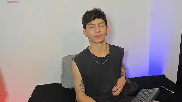 Snapshot of _IanLark chatting on 05-19-26, 12:27 IanLark online show from 05-19-26, 12:27