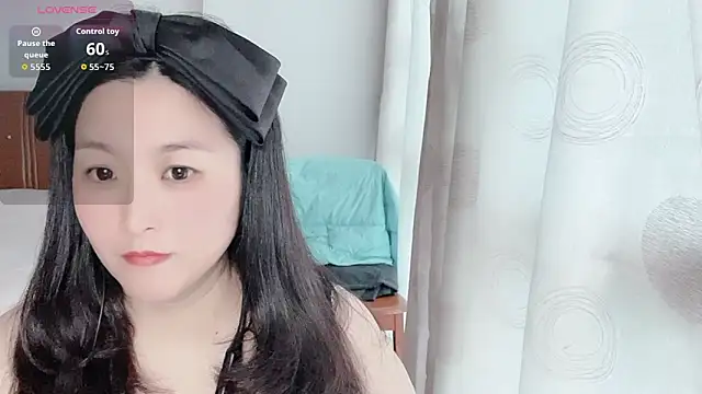 Snapshot of D-Misslu chatting on 04-30-26, 01:12 D-Misslu online show from 04-30-26, 01:12