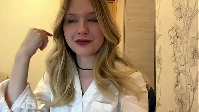 HoneyBlink online show from 04-23-26, 02:41