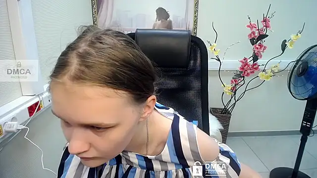  donnaSia  online show from 07-25-26, 09:40